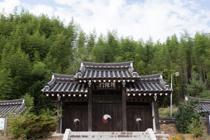 하동 경천묘_읍양문 (촬영년도 : 2015년)