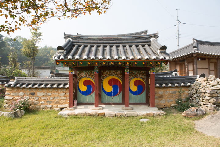 함양 하륜 부조묘_측면 (촬영년도 : 2015년)