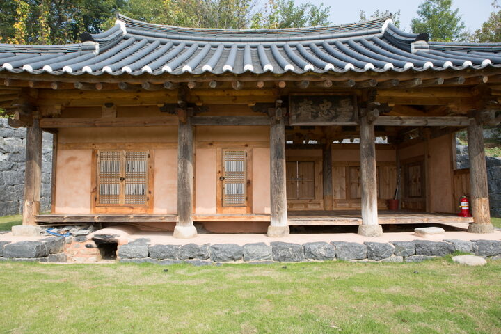 함양 경충재_근경 (촬영년도 : 2015년)