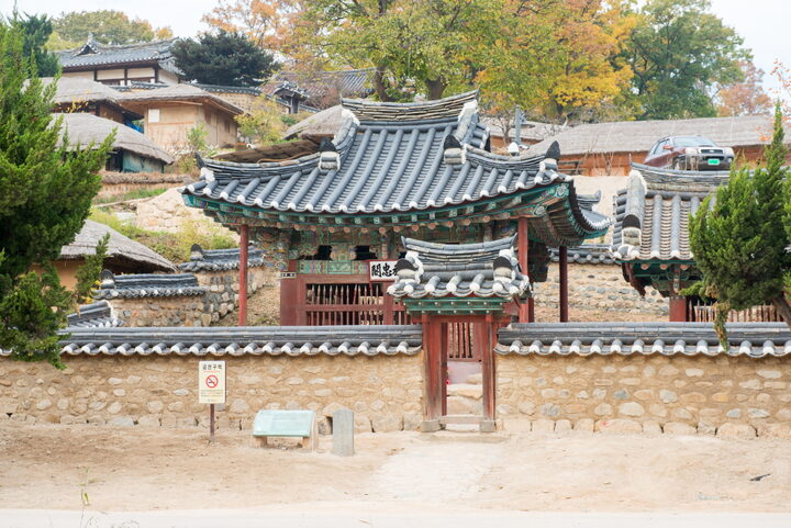 손종로정충비각_원경 (촬영년도 : 2015년)