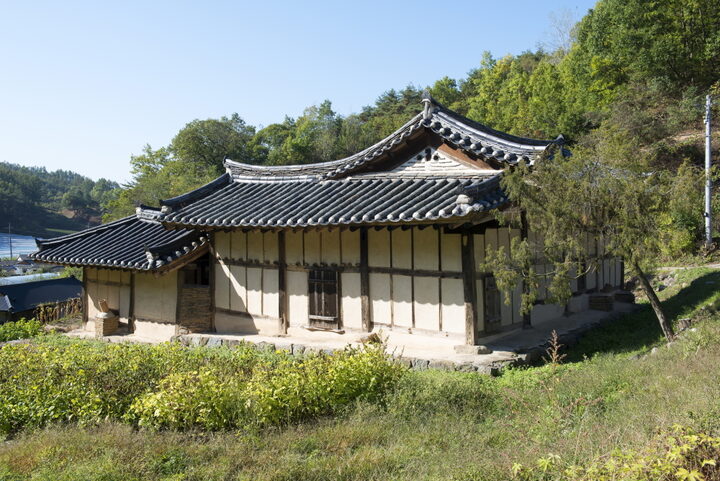 백암재사_측후면 (촬영년도 : 2015년)