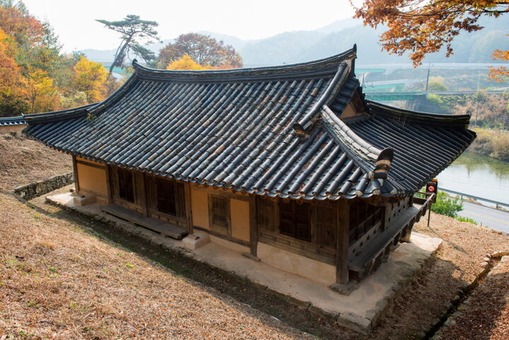 봉화창랑정사_언덕에서 내려다 본 모습 (촬영년도 : 2015년)