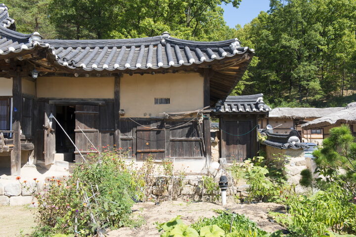 영주수도리김위진가옥_중문 (촬영년도 : 2015년)