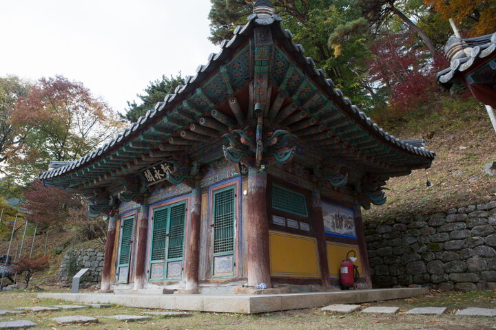 파계사기영각_측면 (촬영년도 : 2015년)
