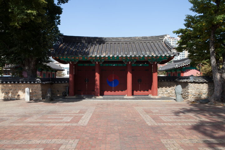 대구향교대성전_입구 (촬영년도 : 2015년)