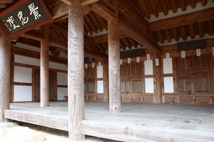 덕산사_경충당 마루 (촬영년도 : 2015년)