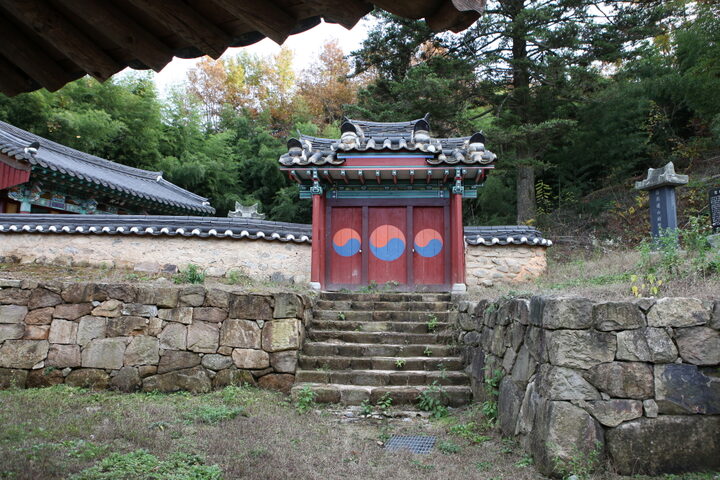 덕산사_외삼문 (촬영년도 : 2015년)