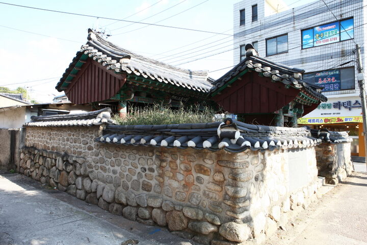 나씨삼강문_측면전경 (촬영년도 : 2015년)