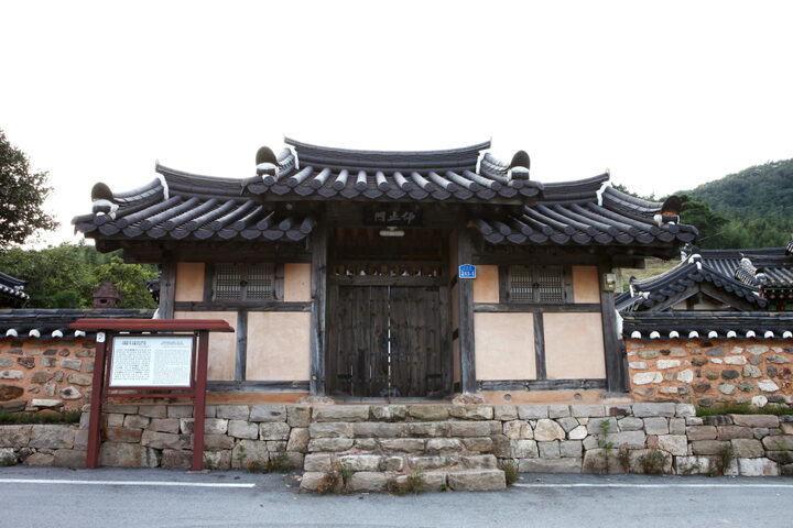 영암고반재및소장고문서일괄_솟을대문 (촬영년도 : 2015년)