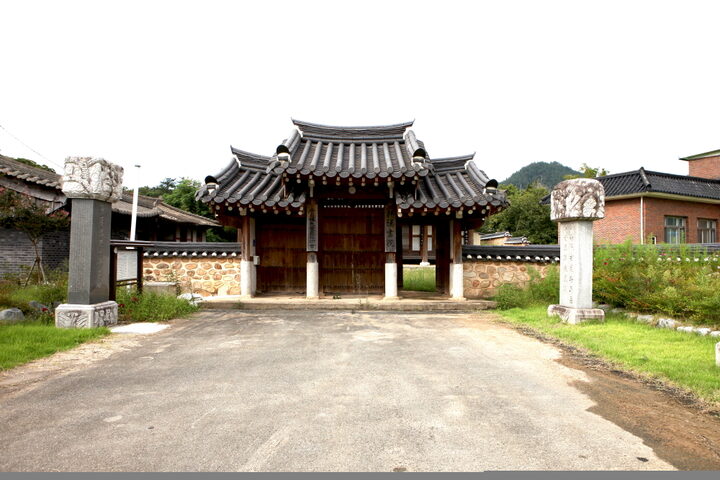 영암이우당_외삼문 (촬영년도 : 2015년)