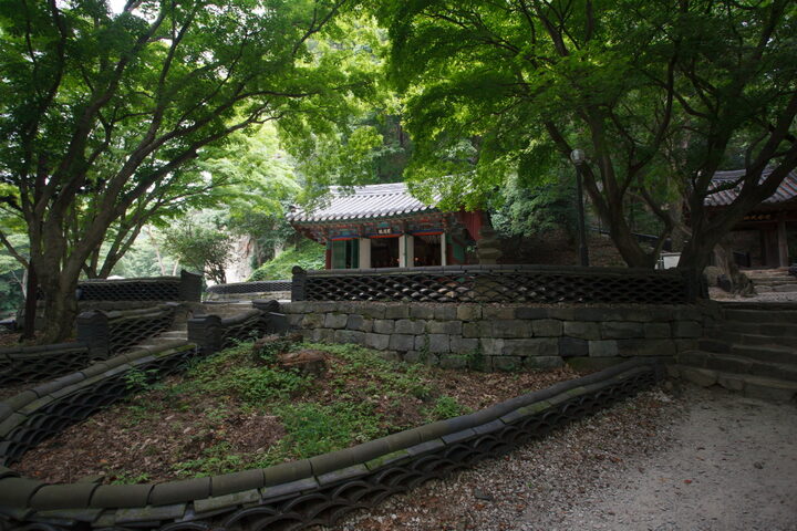 나한전과 도솔천 내원궁 입구 (촬영년도 : 2015년)
