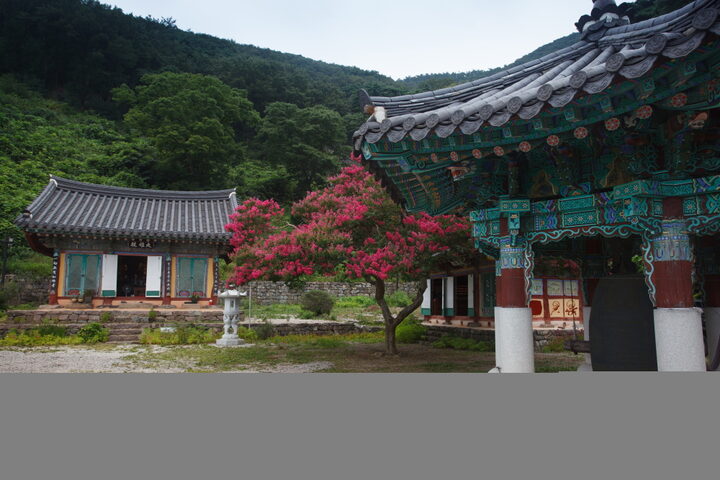 상원사대웅전_범종각 (촬영년도 : 2015년)