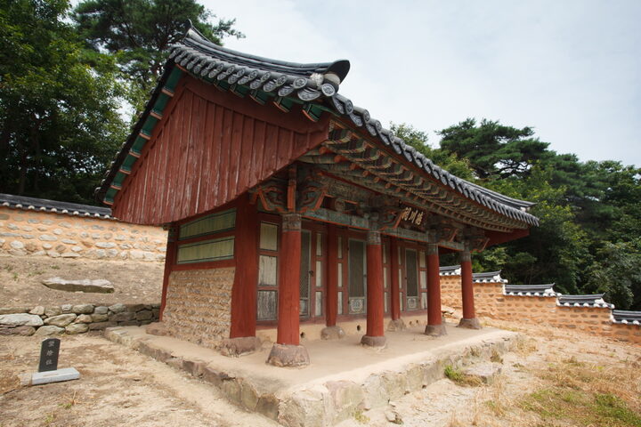 덕천사_좌측면 (촬영년도 : 2015년)
