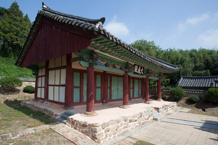 만경향교대성전_좌측 (촬영년도 : 2015년)
