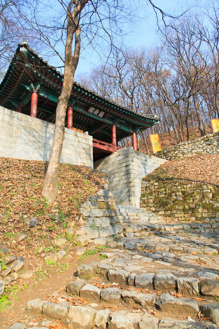 공산성진남루_진남루와 돌계단 (촬영년도 : 2015년)