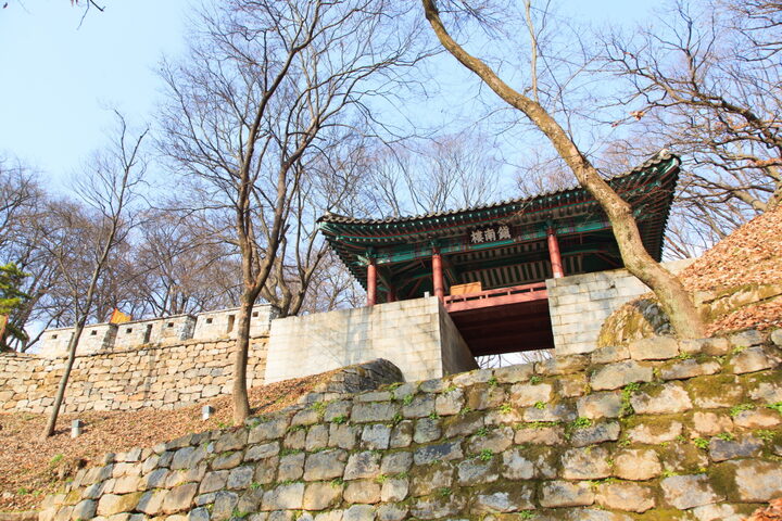 공산성진남루_진남루와 성벽 (촬영년도 : 2015년)