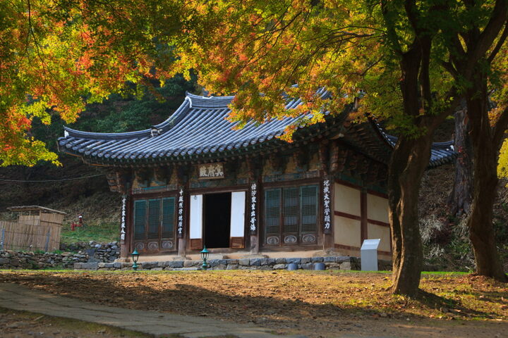 마곡사명부전_전경1 (촬영년도 : 2015년)