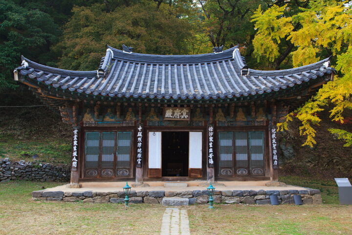 마곡사명부전_정면 (촬영년도 : 2015년)