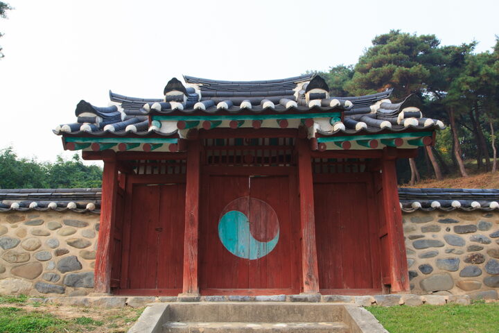 화산영당_삼문 (촬영년도 : 2015년)