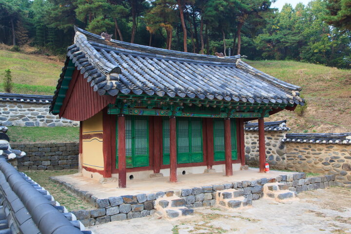 화산영당_좌측면 (촬영년도 : 2015년)