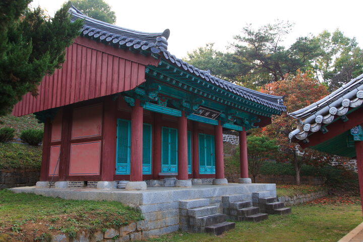 공주이유태유허지_대성전 좌측면 (촬영년도 : 2015년)