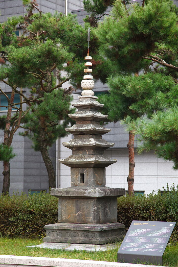 동사리석탑_우측면 (촬영년도 : 2015년)