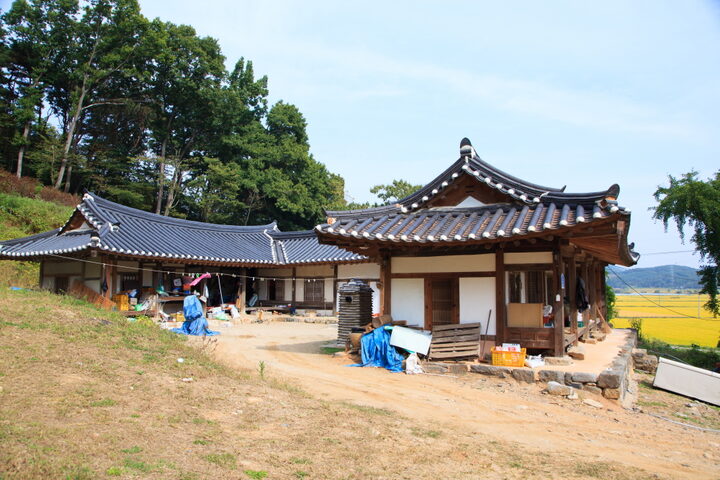예산 최익현선생재실_전경3 (촬영년도 : 2015년)