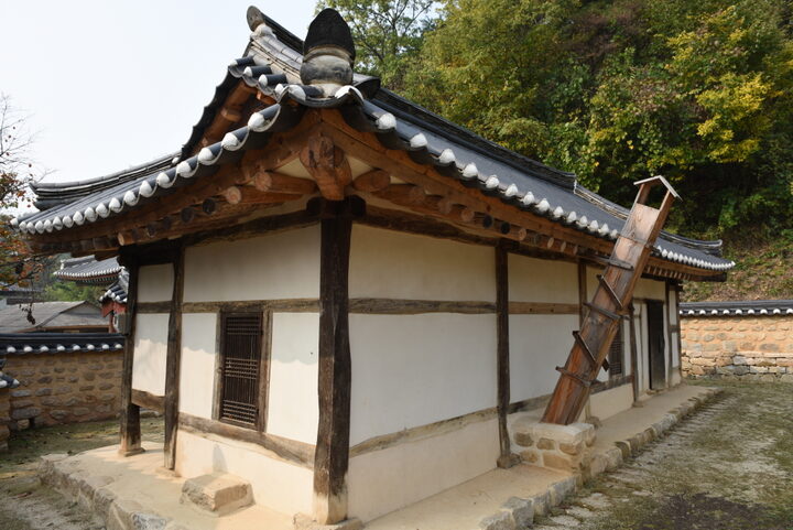 옥천 예곡정사_고직사 굴뚝 (촬영년도 : 2015년)