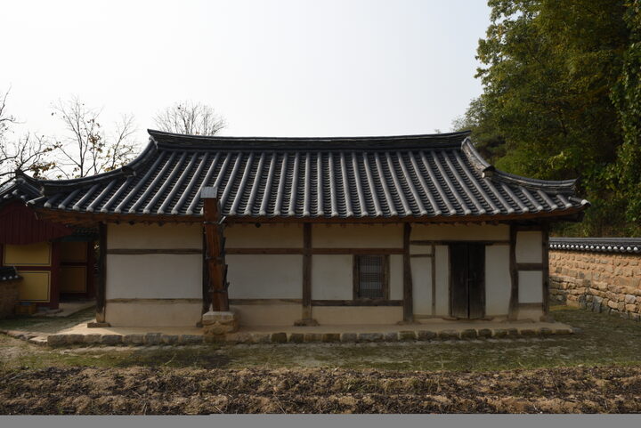 옥천 예곡정사_고직사 배면 (촬영년도 : 2015년)