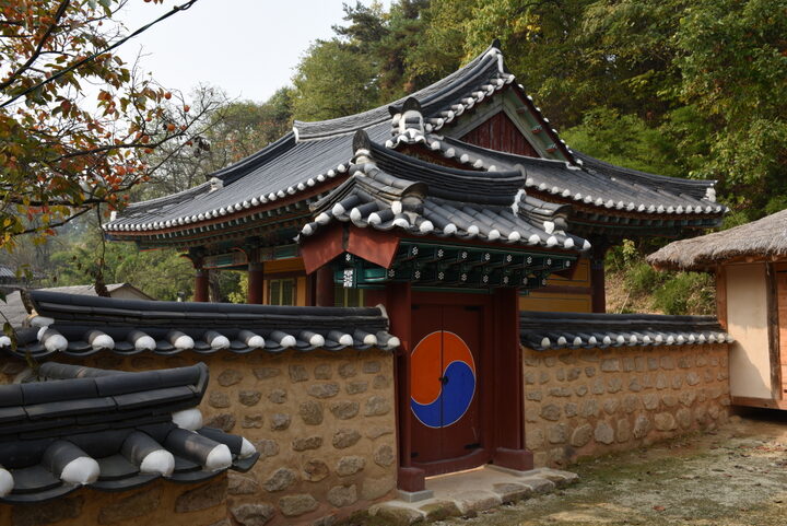 옥천 예곡정사_중문 (촬영년도 : 2015년)