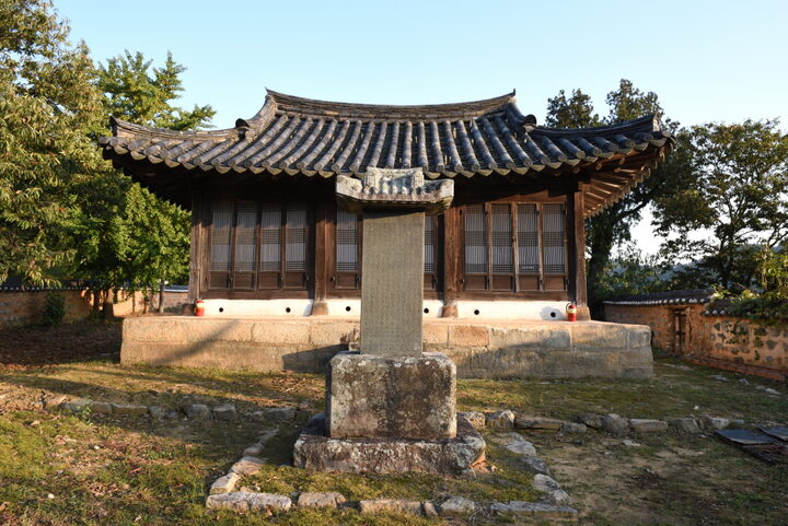 부강 보만정 및 검담서원 묘정비_전경 (촬영년도 : 2015년)