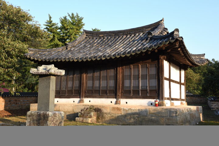 부강 보만정 및 검담서원 묘정비_측면 전경 (촬영년도 : 2015년)