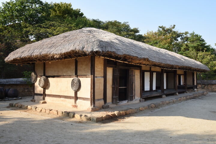 청주 관정리 고가_측면 전경 (촬영년도 : 2015년)