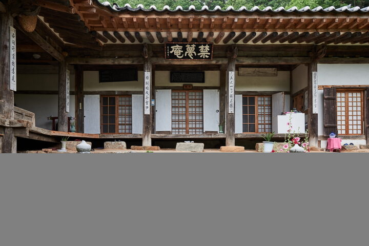 금몽암_정면 (촬영년도 : 2016년)