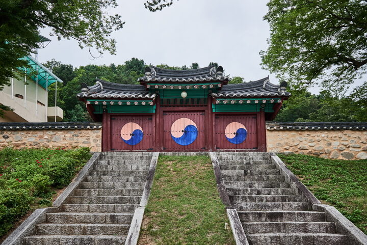 홍천향교_내삼문 (촬영년도 : 2016년)