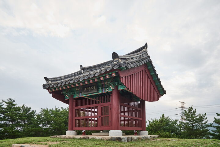 삼척소공대비_측면 (촬영년도 : 2016년)
