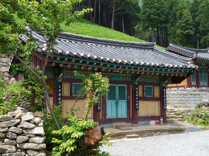 남해 용문사 영산전 보수 전 모습(2017)