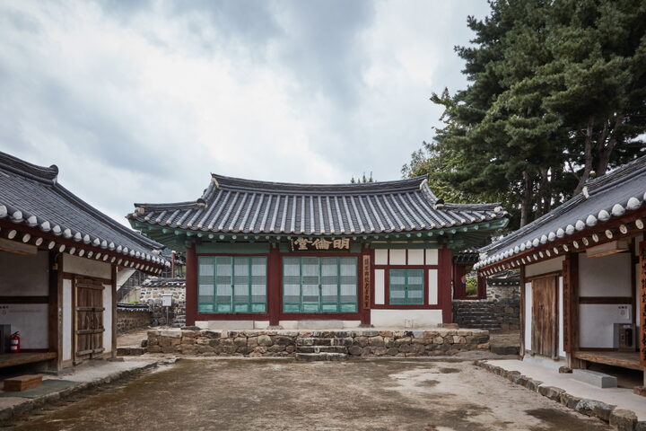 진잠향교대성전