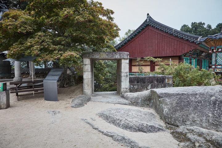 관촉사석문