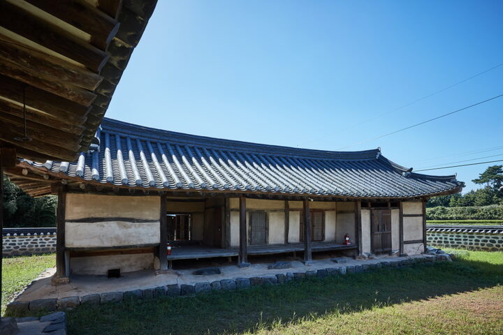논산윤황선생재실