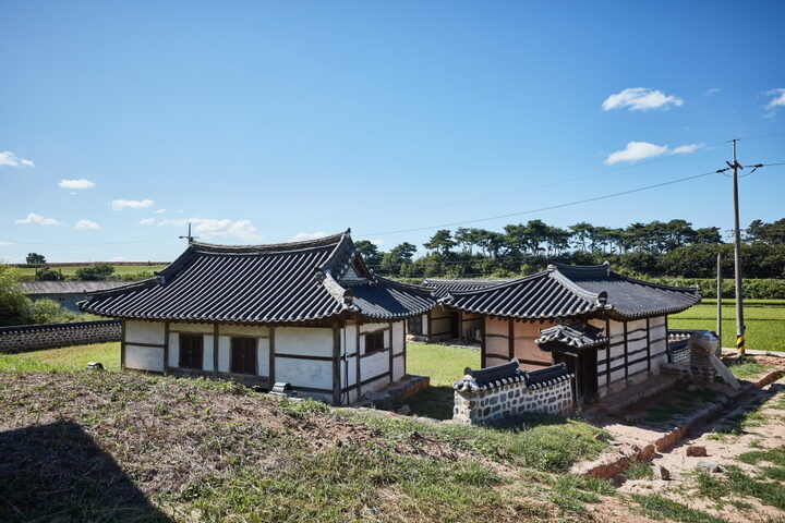 논산윤황선생재실