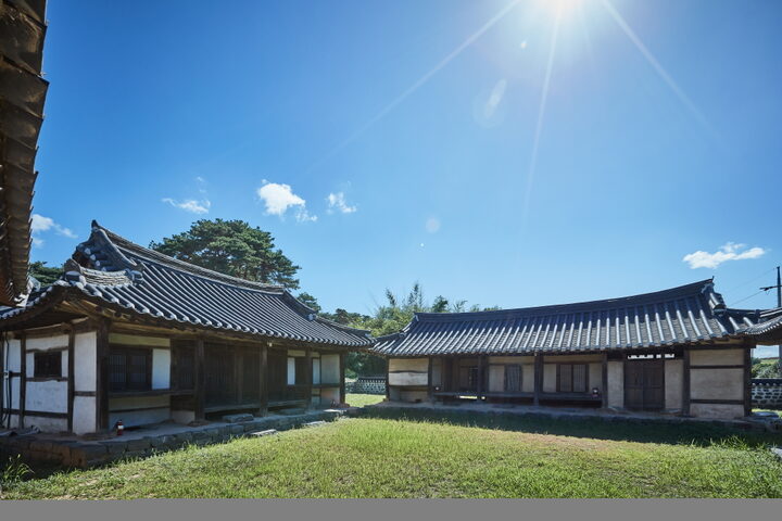 논산윤황선생재실