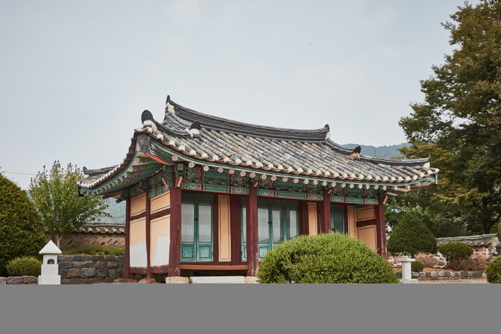 정충사