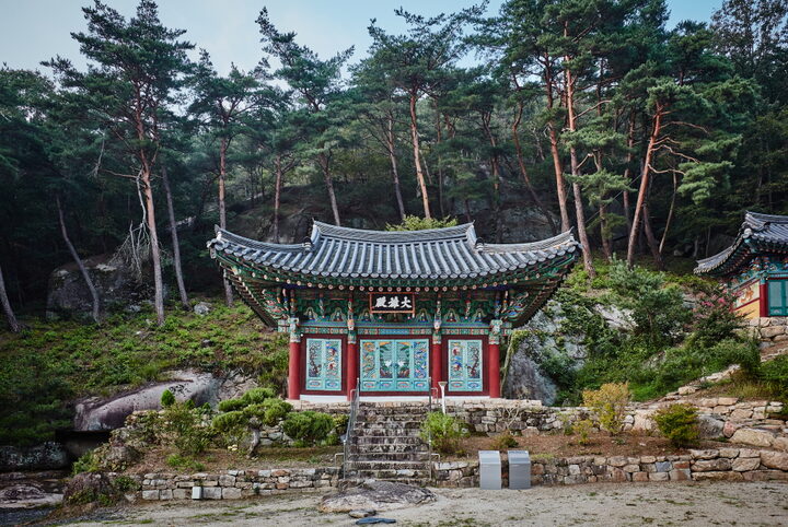 괴산 채운암 대웅전