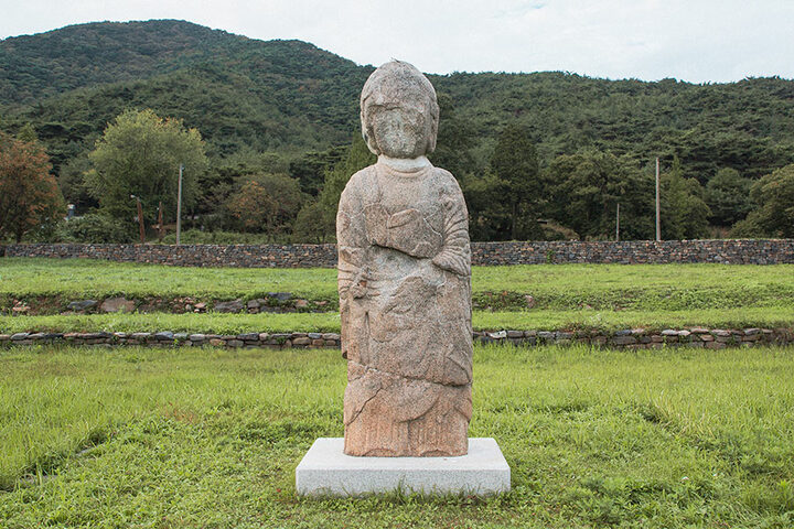 보령 성주사지 석불입상