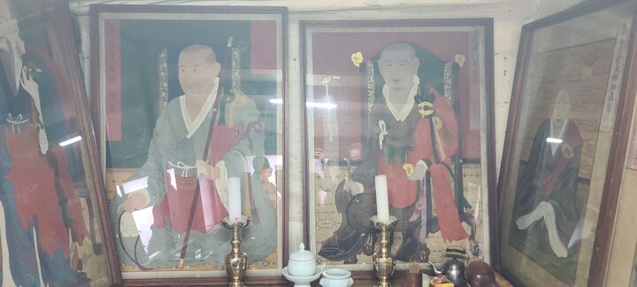 압곡사 선사 영정