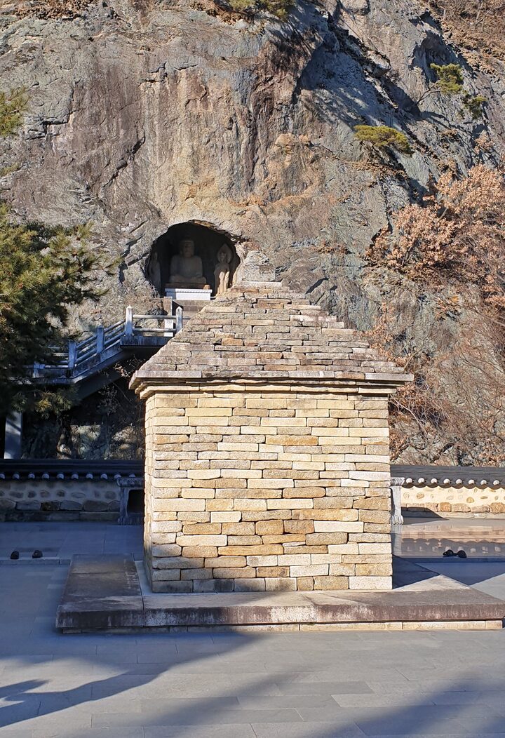군위 삼존석굴 모전석탑