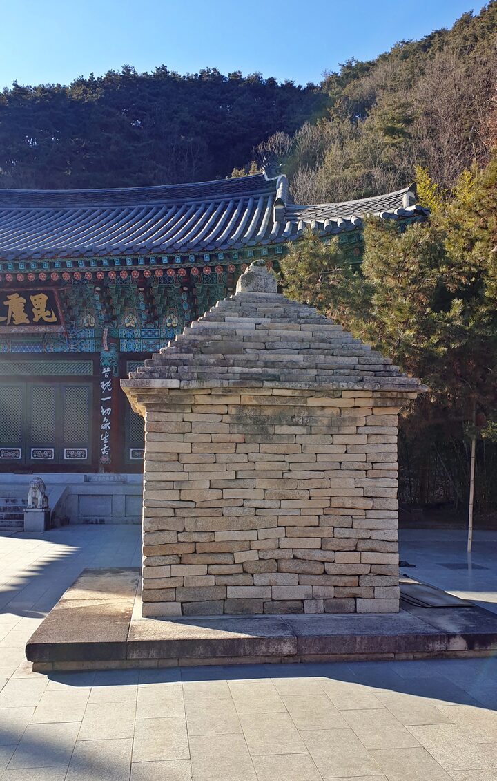 군위 삼존석굴 모전석탑