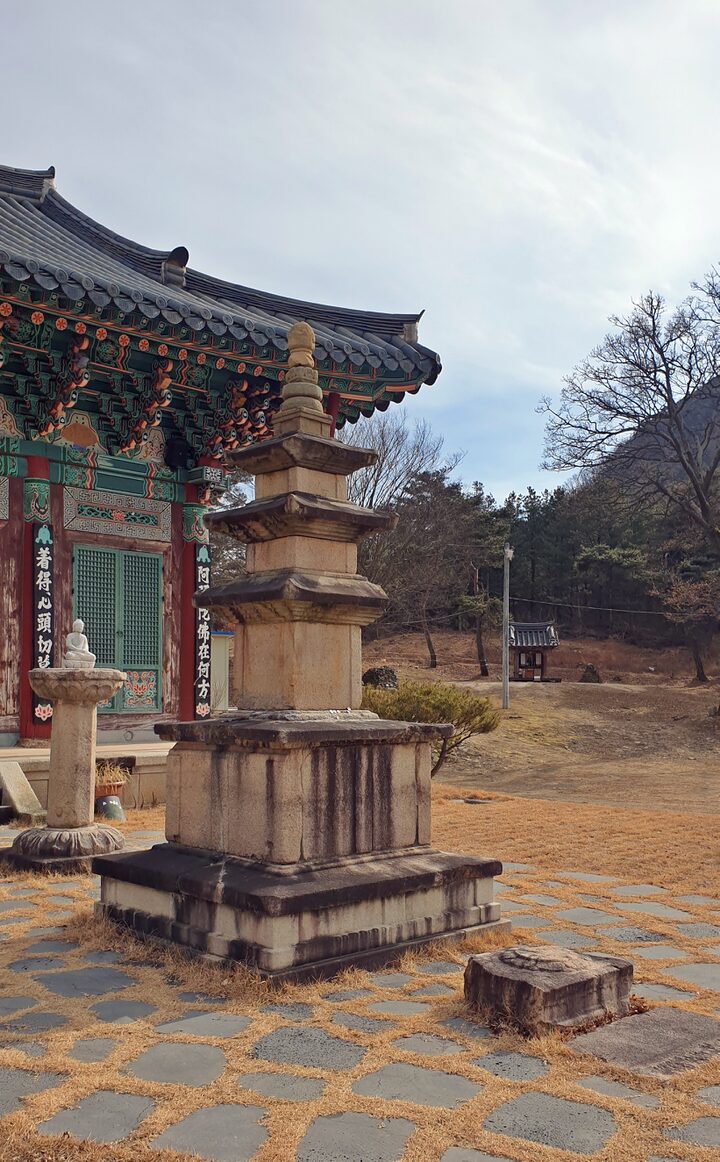 군위 인각사 삼층석탑