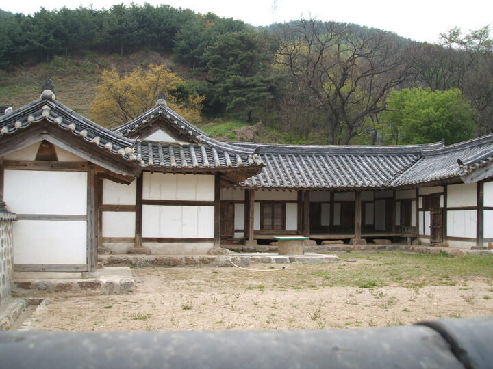 전음애이자고택